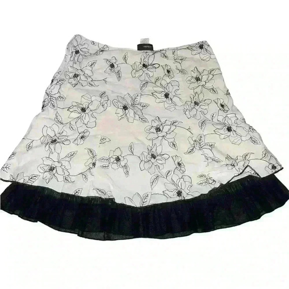 Embroidered Floral Skirt With Lace Underneath - Picture 2 of 4